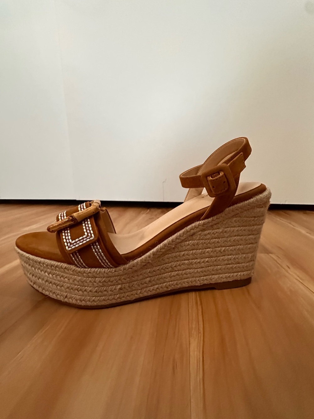 L’Agence Women's Aurore Shoe In Buckskin In Brown Size 9.5 NWOT - Picture 5 of 7